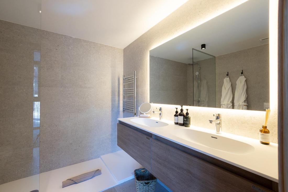 Isard Homes By Select *
